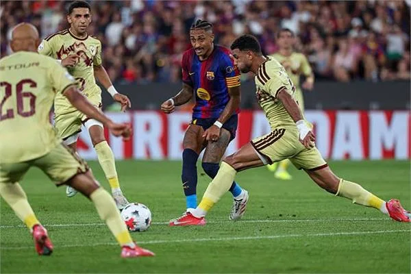 الأهلى وبرشلونة