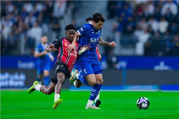 الهلال والرائد
