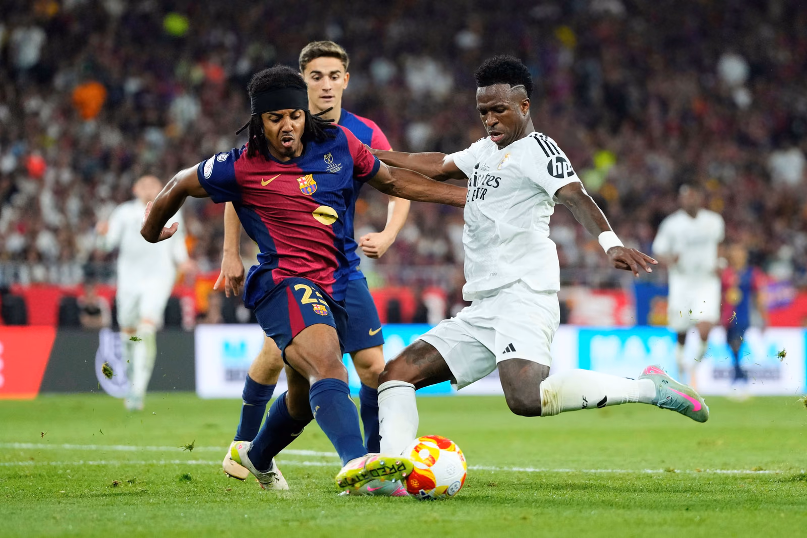 ريال مدريد أمام برشلونة